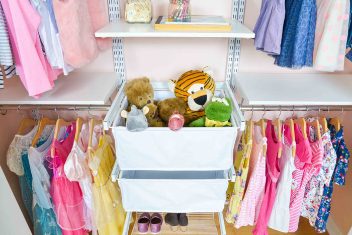 _DSC0020 freedomRail white Kids reach in closet