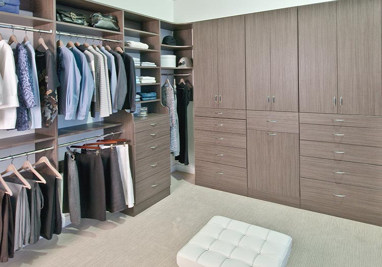 Driftwood Live Classica Built-In Closet