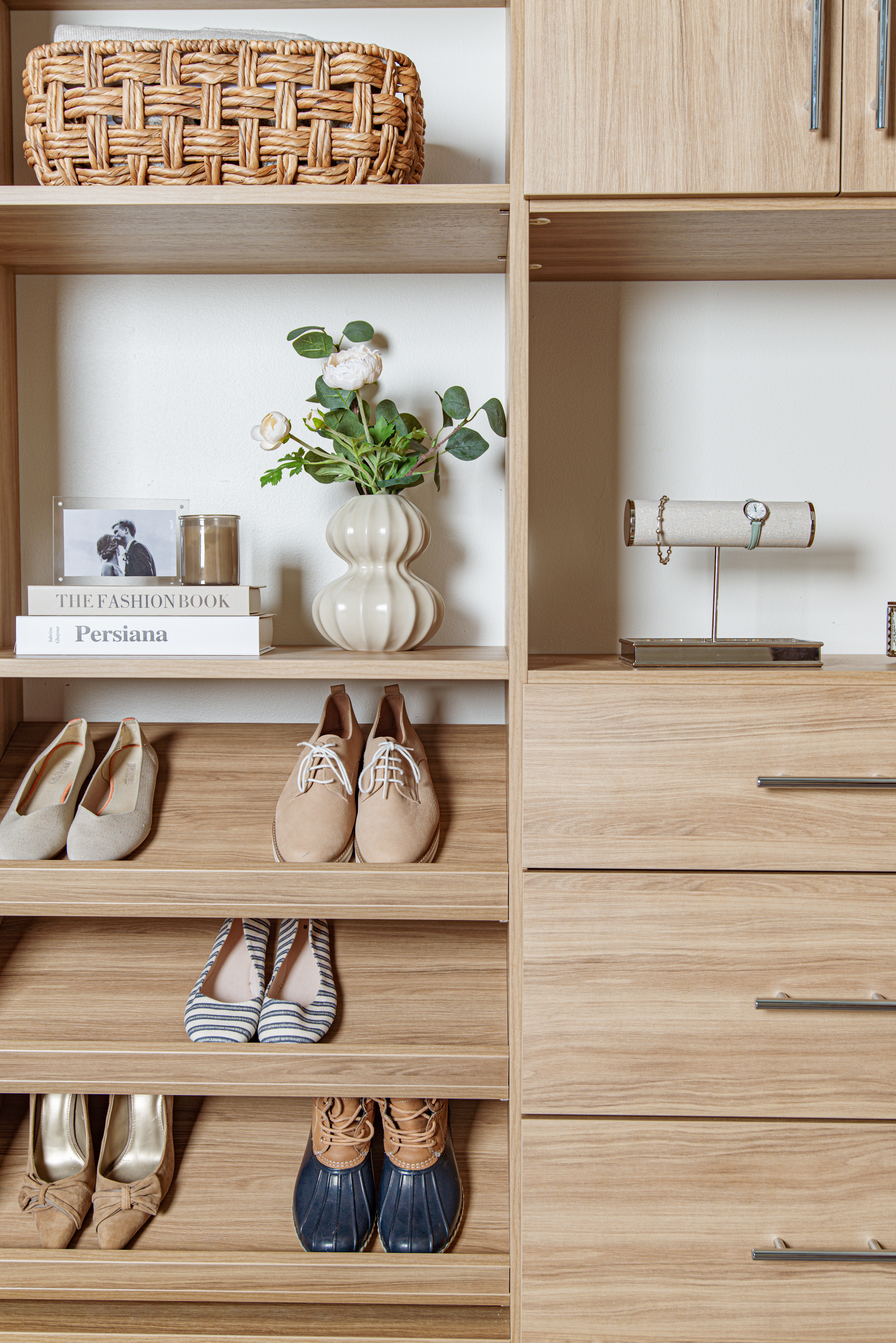 Blonde oak select closet